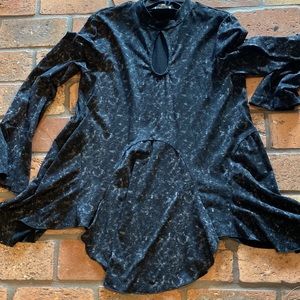 Jodifl Keyhole Top with Bell Sleeves & Scallop Design on bottom- Large